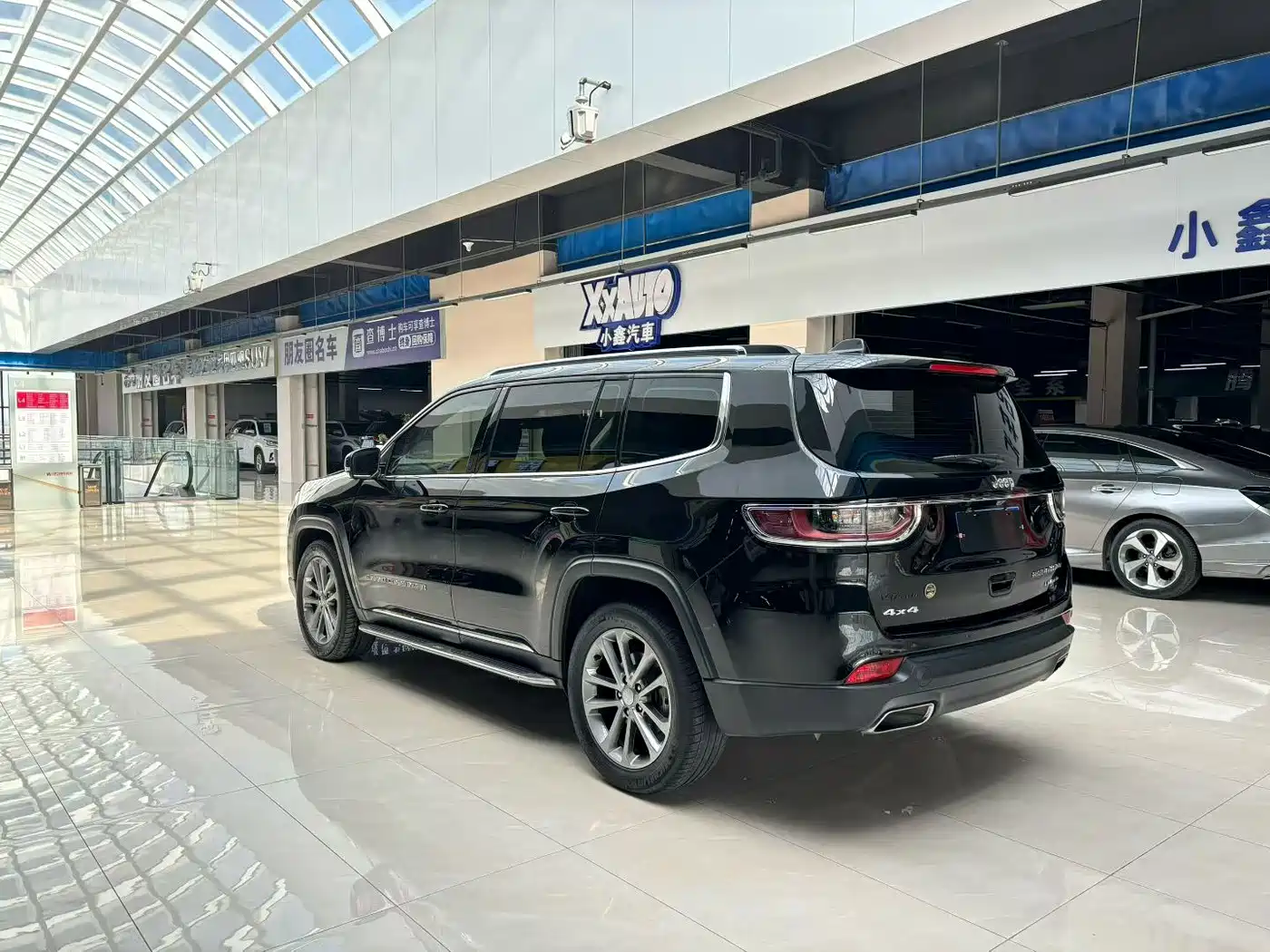 JEEP GRAND COMMANDER