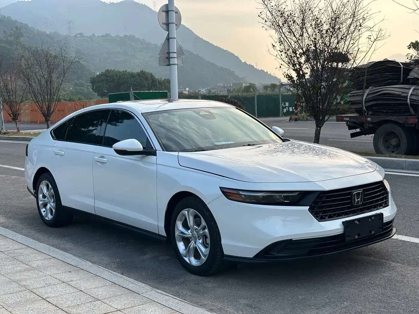 Фото 1 - Honda Accord