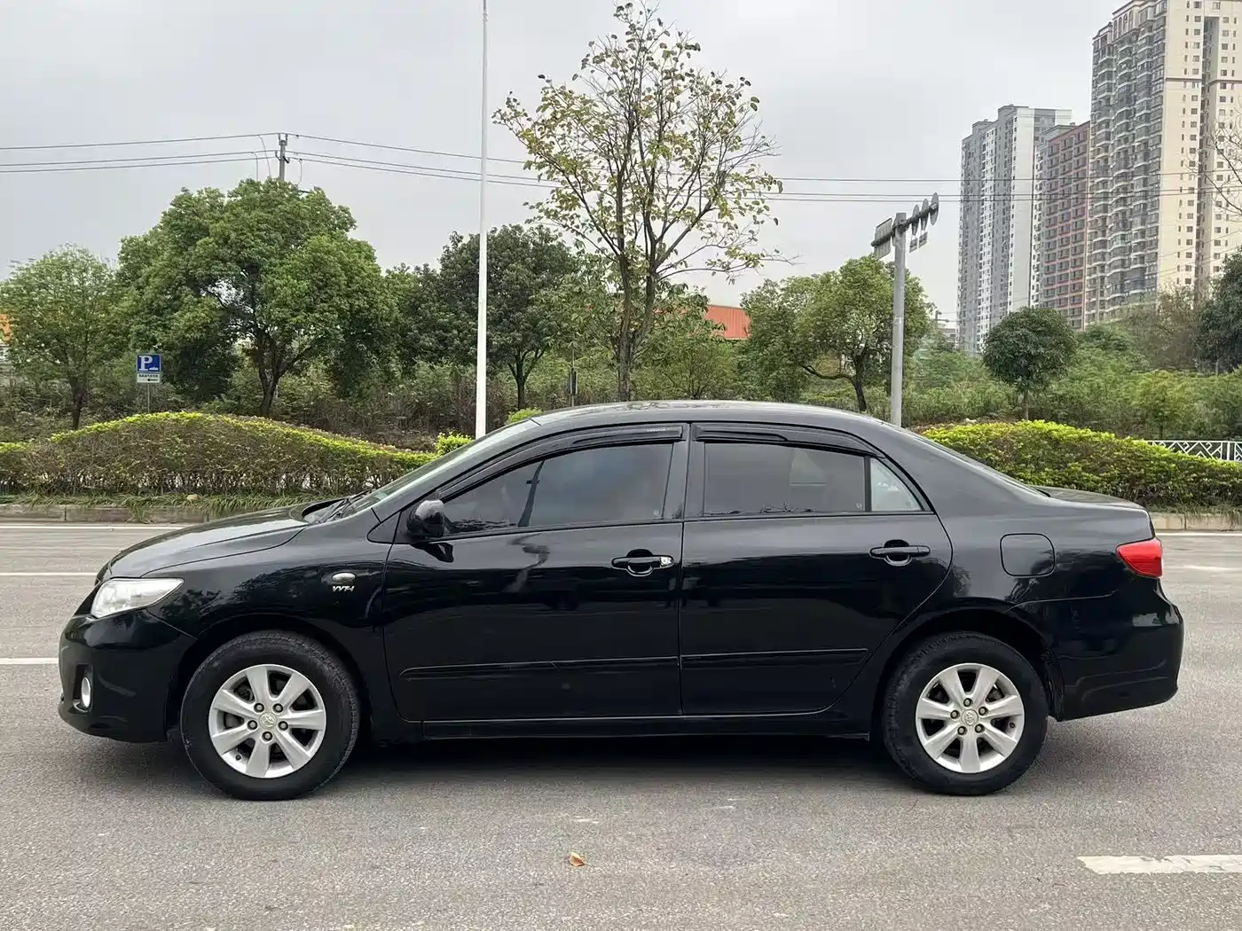 Toyota Corolla 2013 Special Edition 1.6L Manual Ultimate Cool GL фото 4
