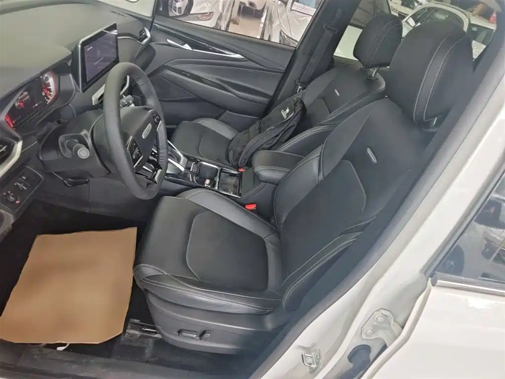 SAIC Maxus Maxus G50 2019 1.5T Automatic Luxury Edition China VI фото 11