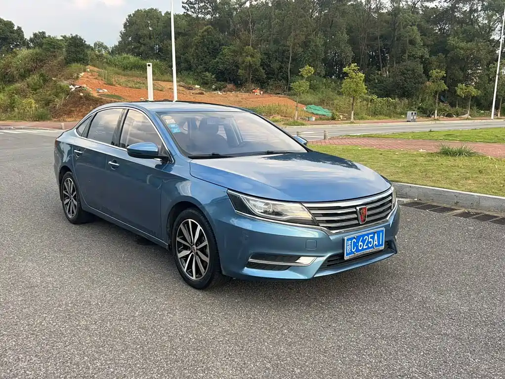 Фото 21 - Roewe i6
