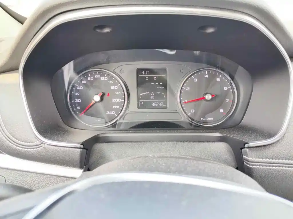 Фото 4 - Roewe RX5