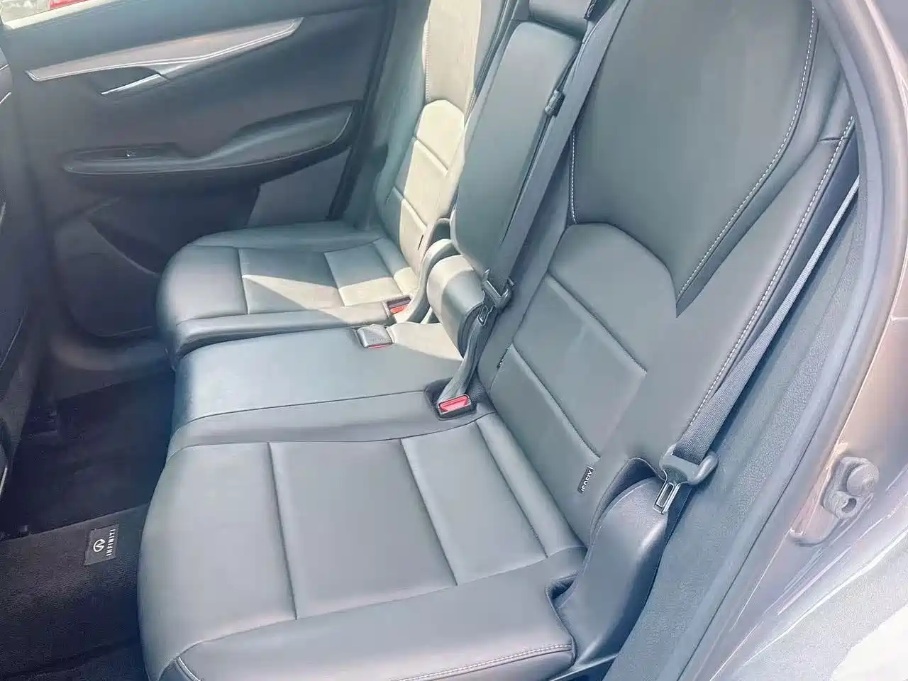 Photo 4 - Infiniti QX50