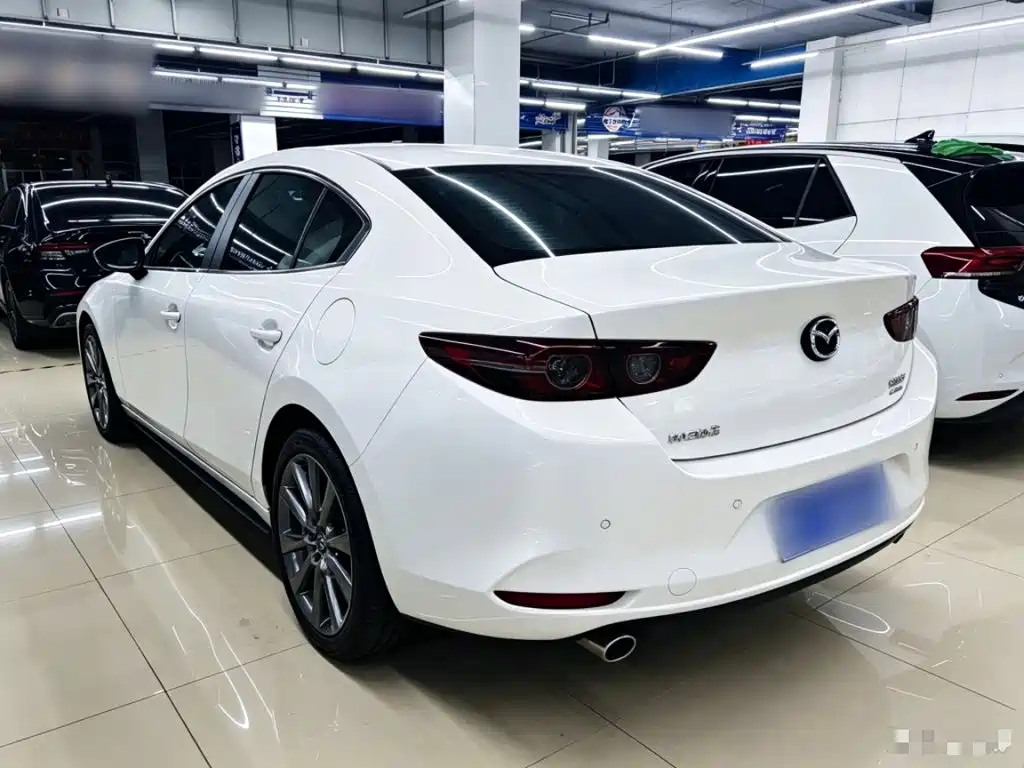 صورة 5 - Mazda Mazda 3