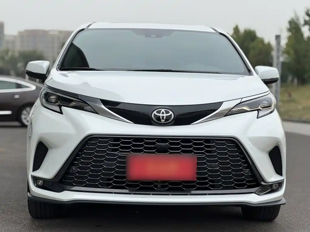 Фото 25 - Toyota Granvia