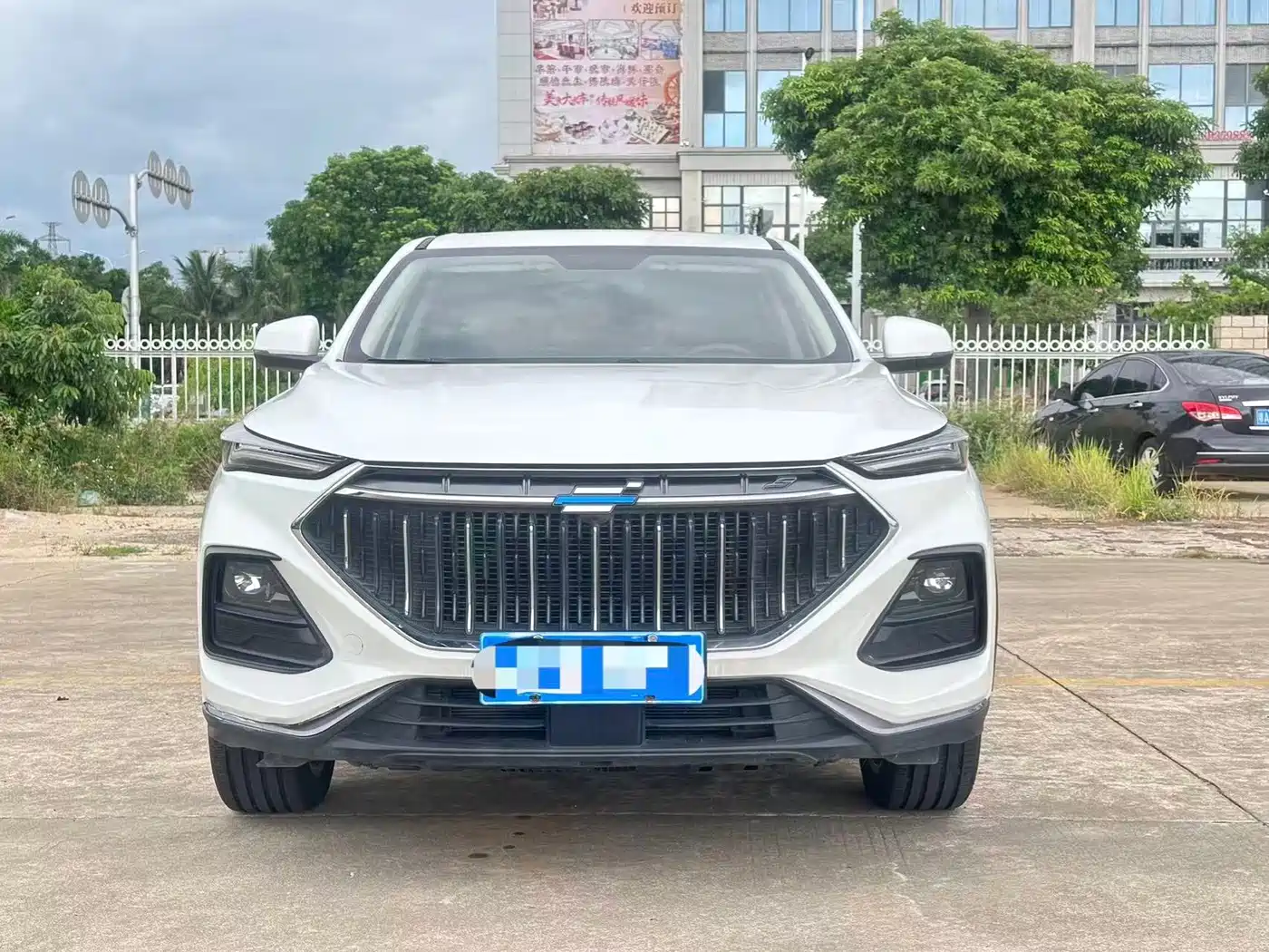 Changan Oshan Changan Oushang X5 2022 2021 1.6L CVT Premium