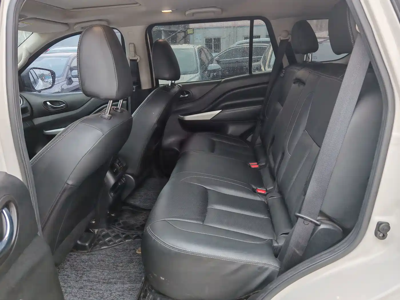 Nissan Terra 2023 2020 2.5L XL Upper 4WD Automatic Luxury Edition