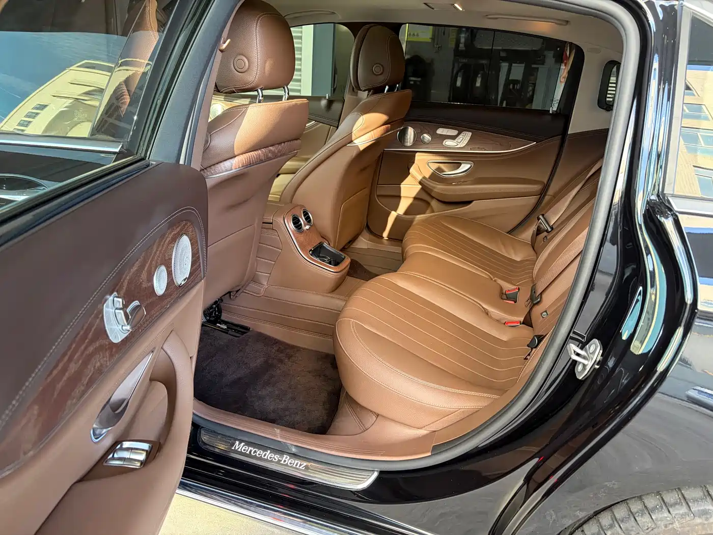 Mercedes-Benz E-Class 2022 E 300 L Luxury фото 9