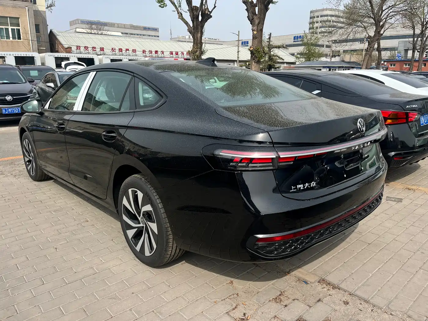 Volkswagen Passat 2026 Pro 380TSI Starlight Dragon Glory Edition фото 4