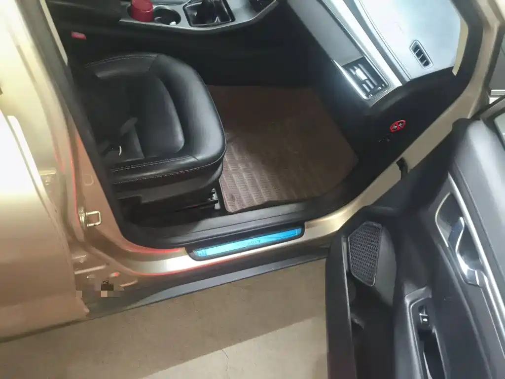 Geely Emgrand GS 2016 2016 Elegance Edition 1.3T Manual Premium