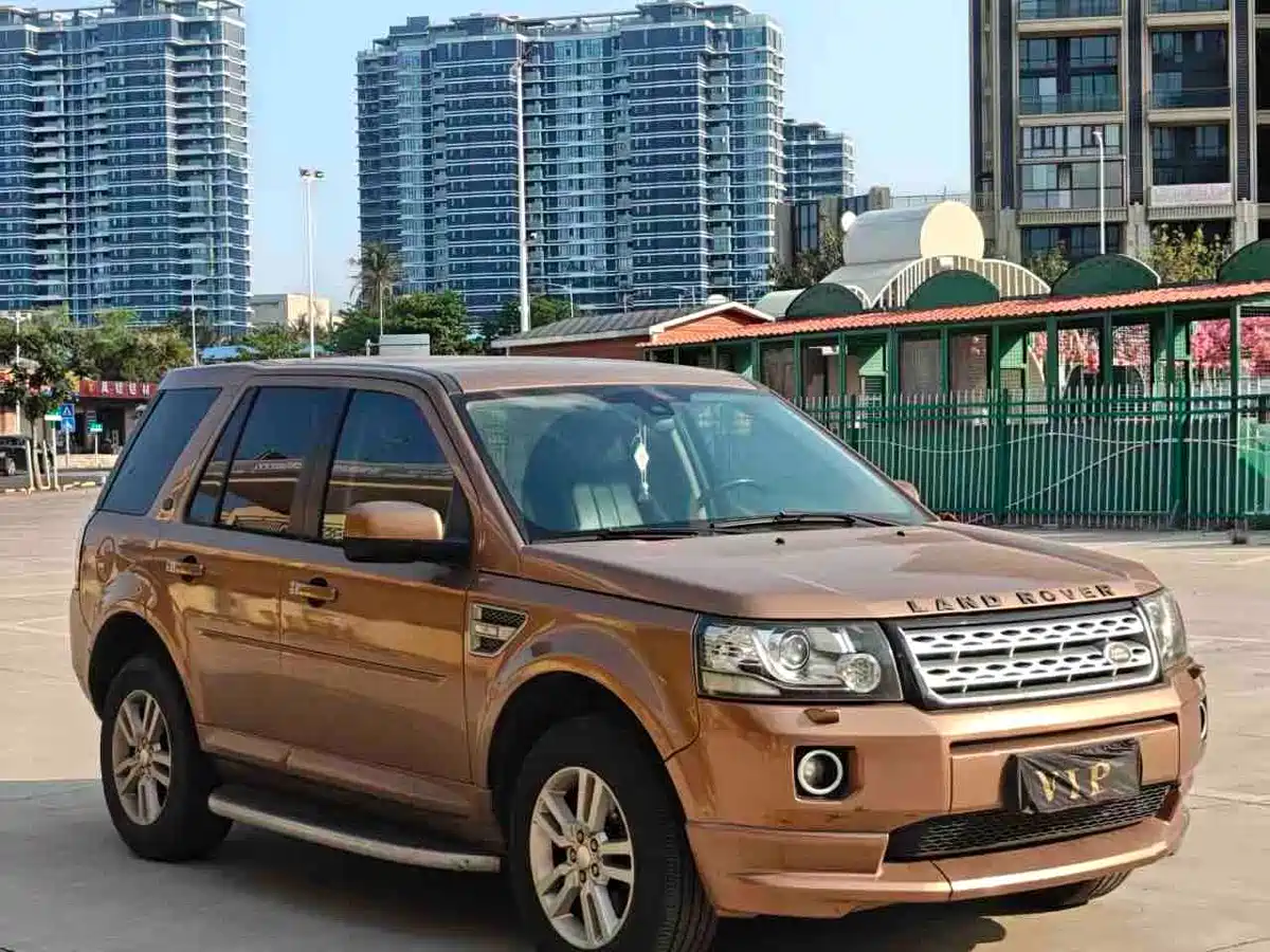 Land Rover Freelander 2 2014 2.0T Si4 SE Gasoline Edition фото 3