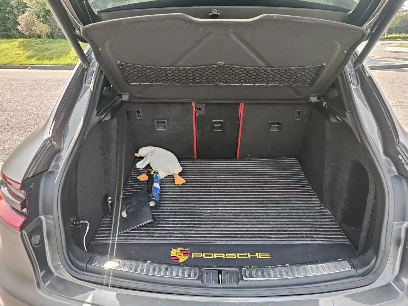 Photo 9 - Porsche Macan