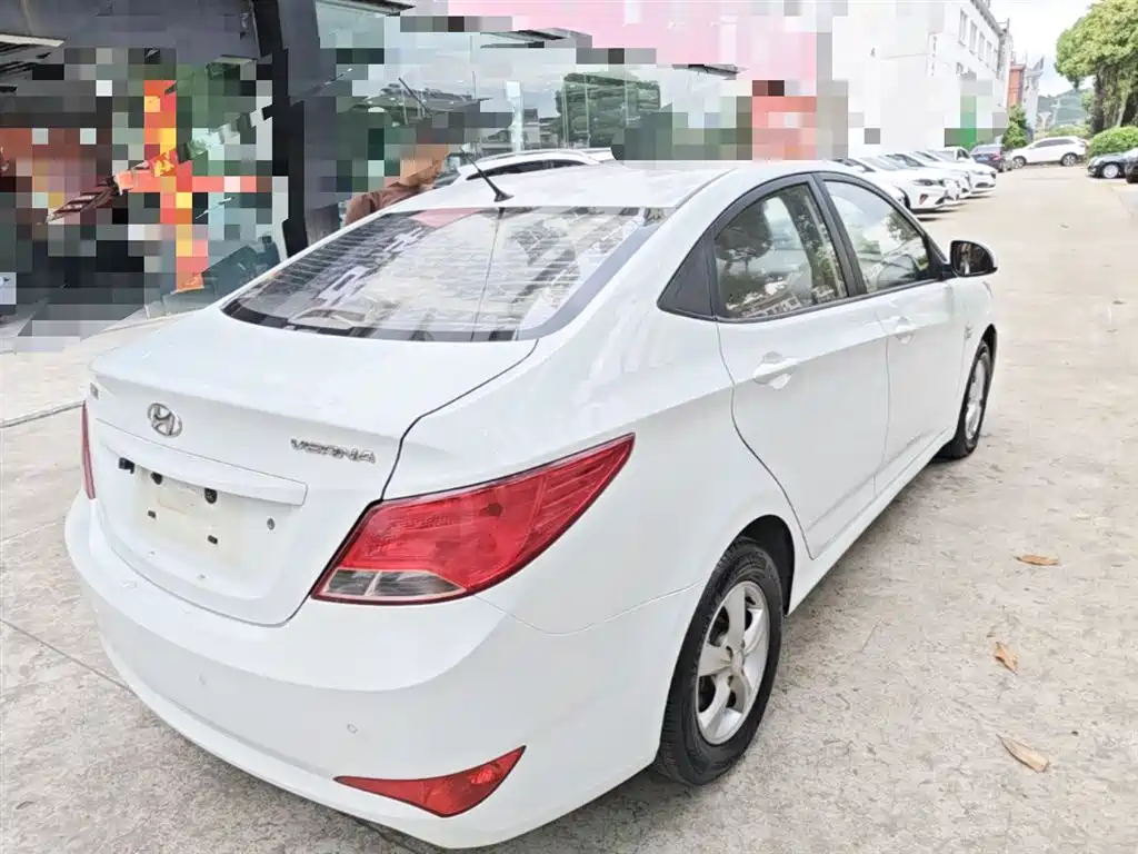 Hyundai Verna 2014 1.4L Manual Smart GLS фото 7
