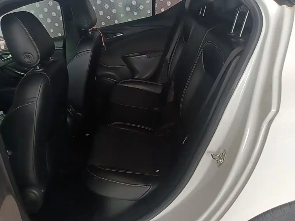 Фото 17 - Buick Verano