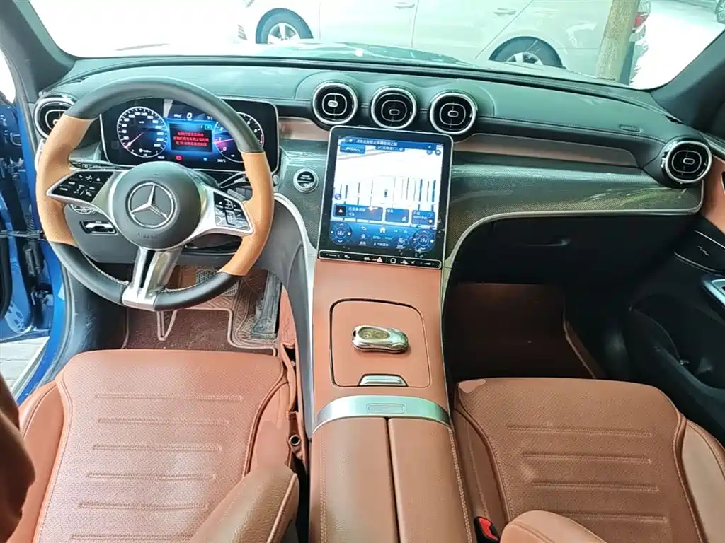 Mercedes-Benz GLC 2023 GLC 260 L 4MATIC Dynamic 7-Seater фото 10