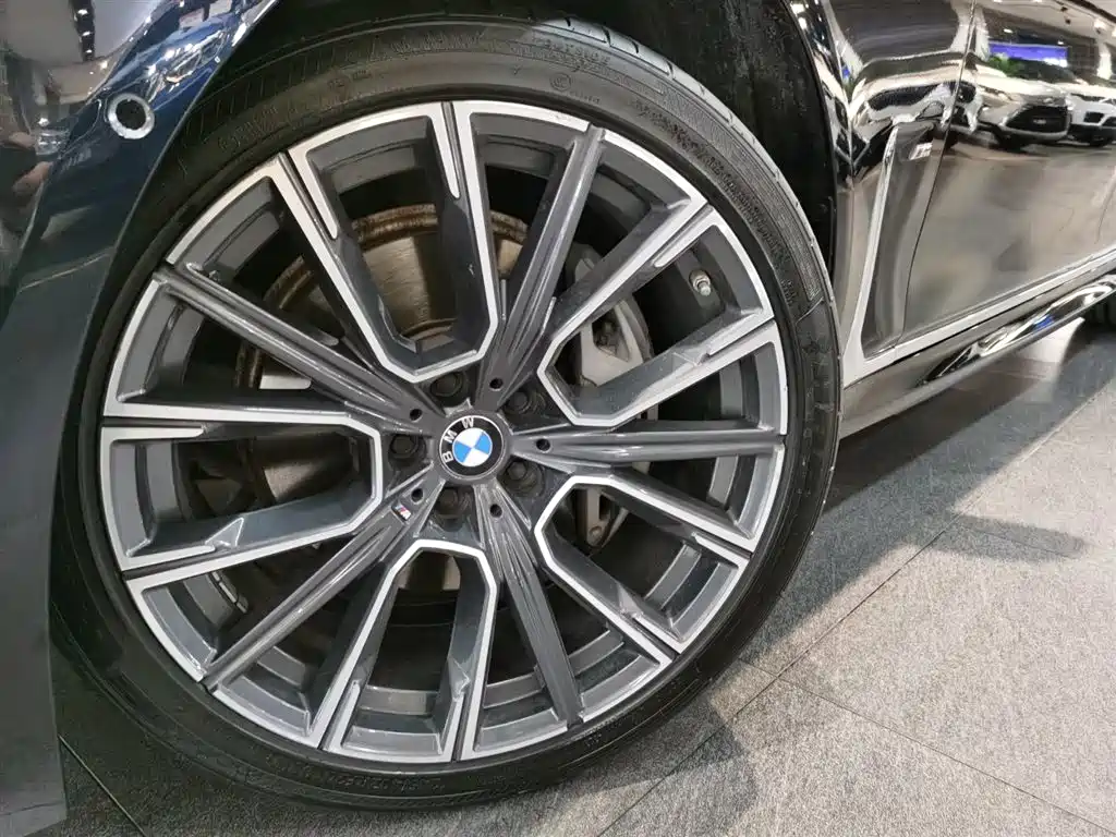BMW 7 Series 2019 Facelift 740Li Leading M Sport Package фото 17