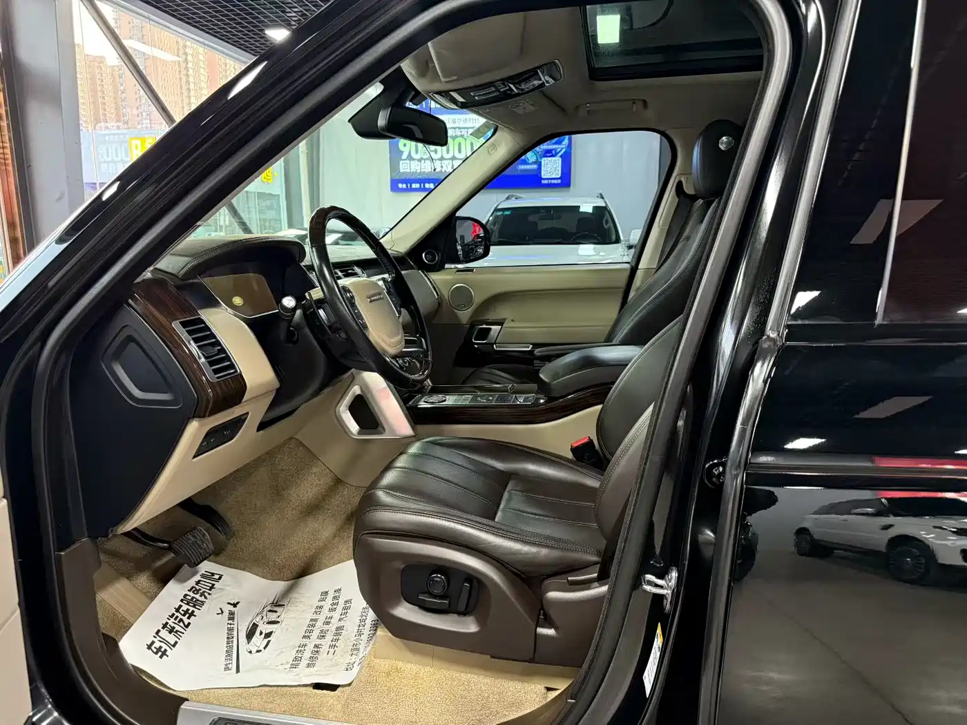 Land Rover Range Rover 2016 3.0 SC V6 Vogue LWB фото 3