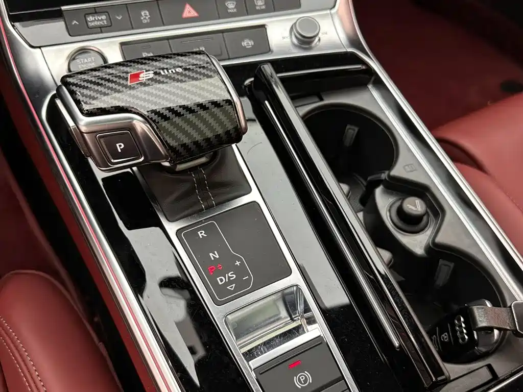 Фото 16 - Audi A7L