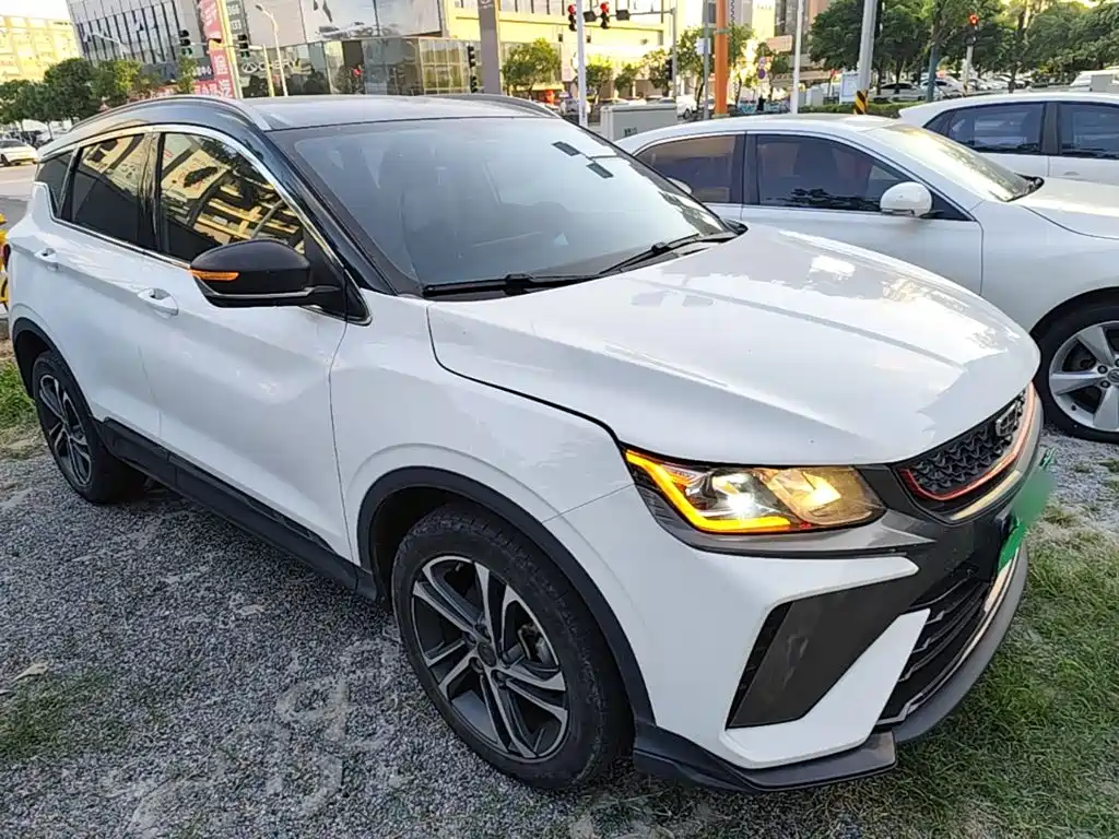 Фото 4 - Geely Coolray