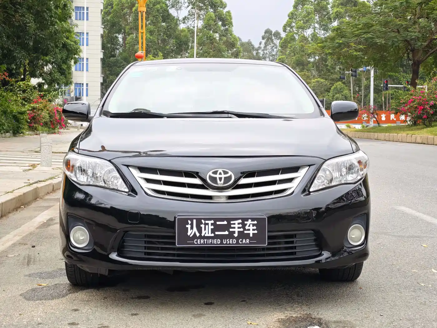 Toyota Corolla 2011 1.8L CVT GL-i фото 2