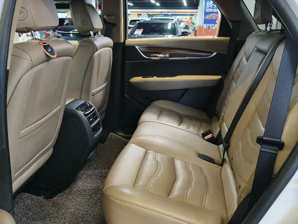 صورة 9 - Cadillac XT5