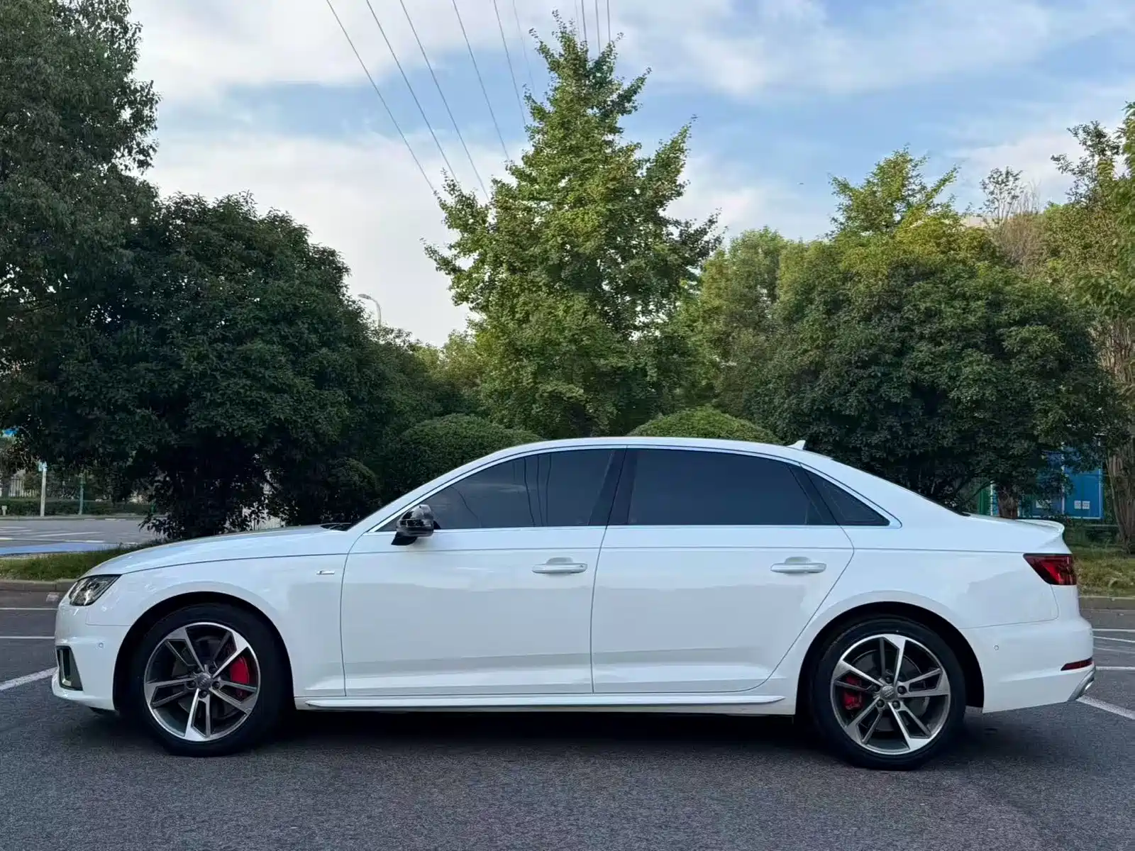 Photo 3 - Audi A4L
