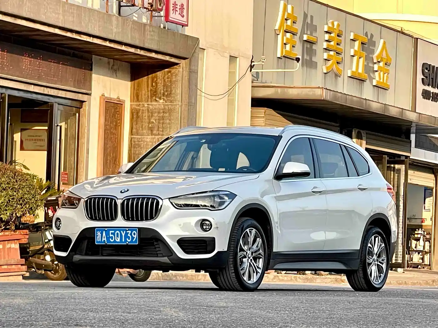 BMW X1 2019 sDrive20Li Leading Model фото 2