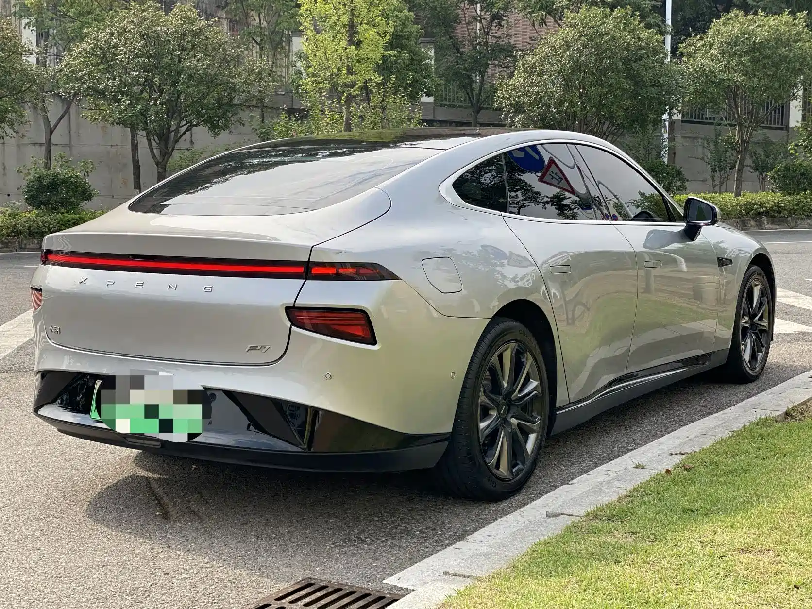 Фото 7 - XPeng P7