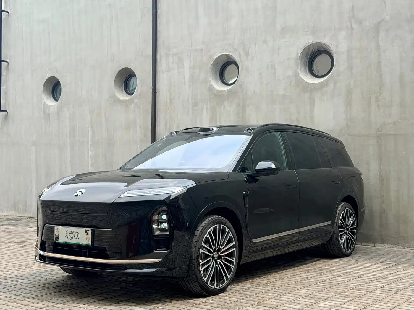 NIO ES8 2025