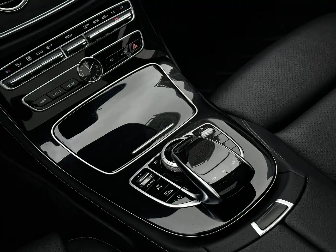 Mercedes-Benz E-Class 2016 E 200 L Sport Type фото 11