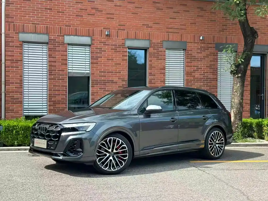 2025 Audi SQ7