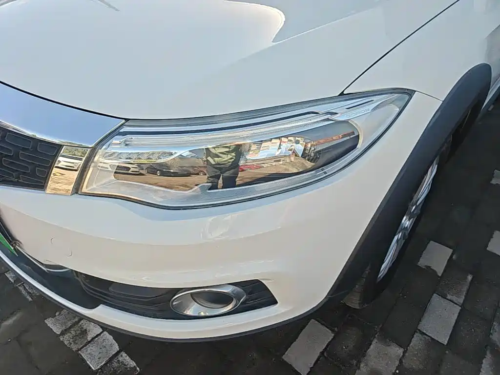 Qoros 3 2019 2018 Urban SUV 1.6T Automatic Premium Type
