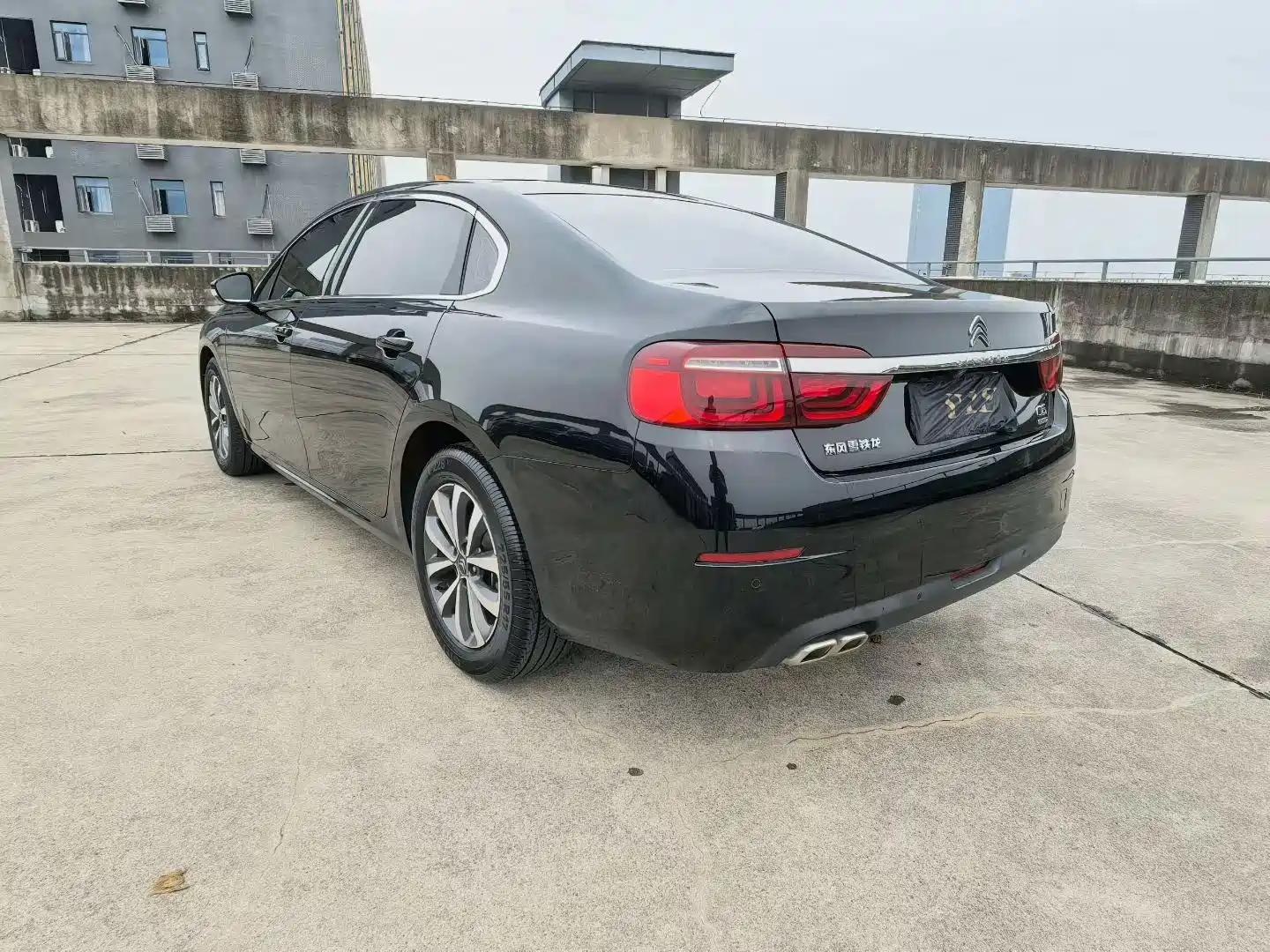 Photo 6 - Citroën C6