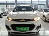 Photo 3 - Chevrolet Trax