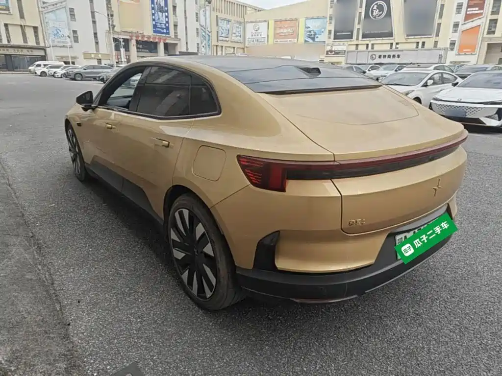 Polestar 4 2024 2024 Single Motor Standard Range PLUS Twin-Star Connected Edition