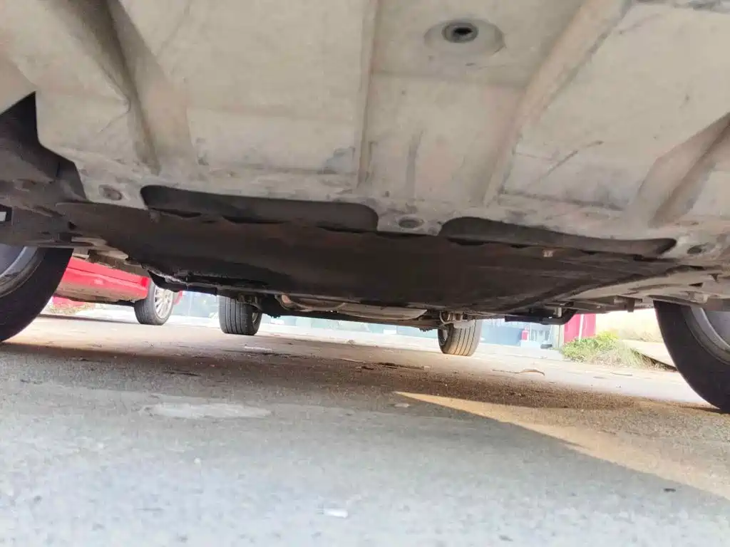 Photo 2 - Buick GL8