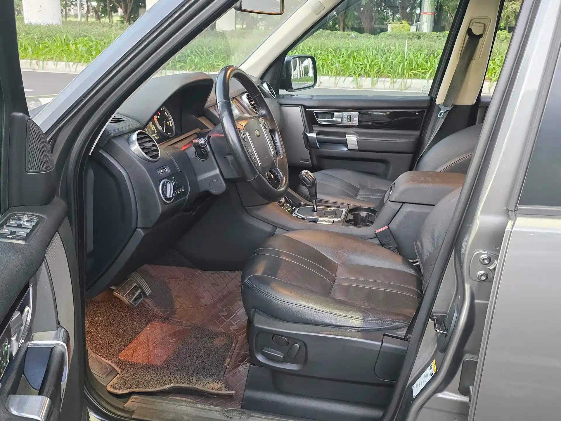 Photo 3 - Land Rover Discovery
