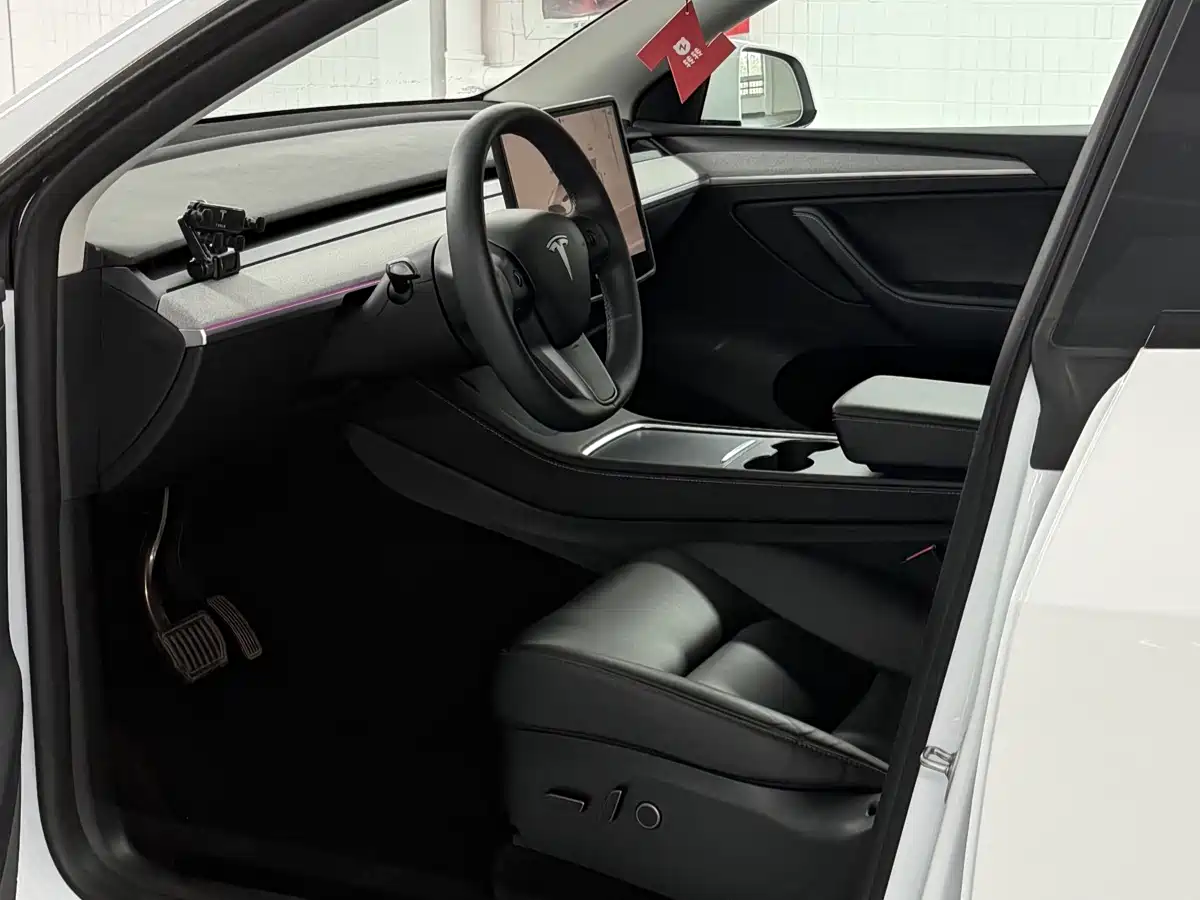 Фото 8 - Tesla Model Y