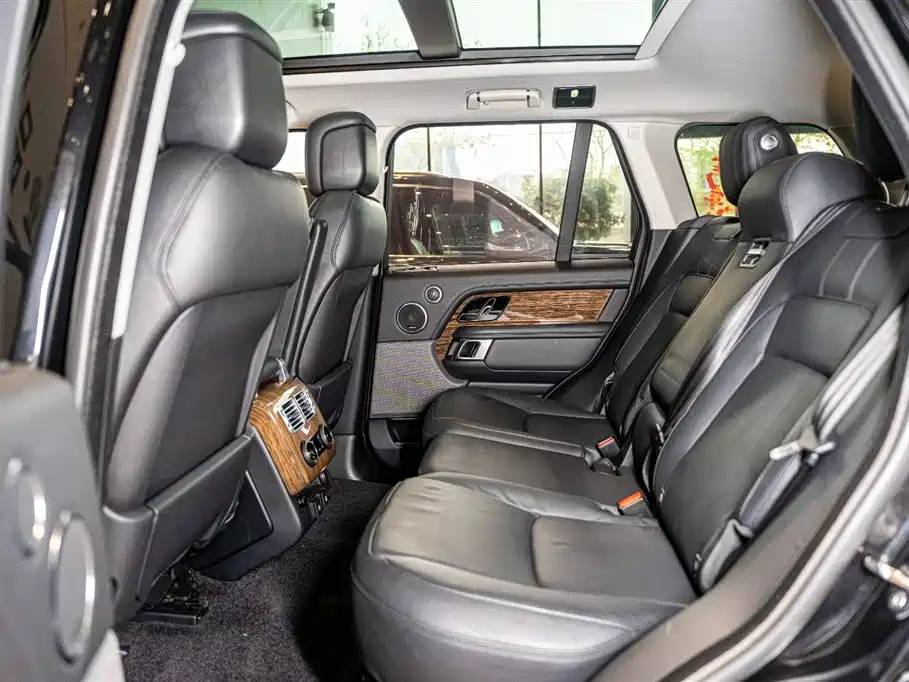 Land Rover Range Rover 2019 3.0 SCV6 Heritage Edition фото 10