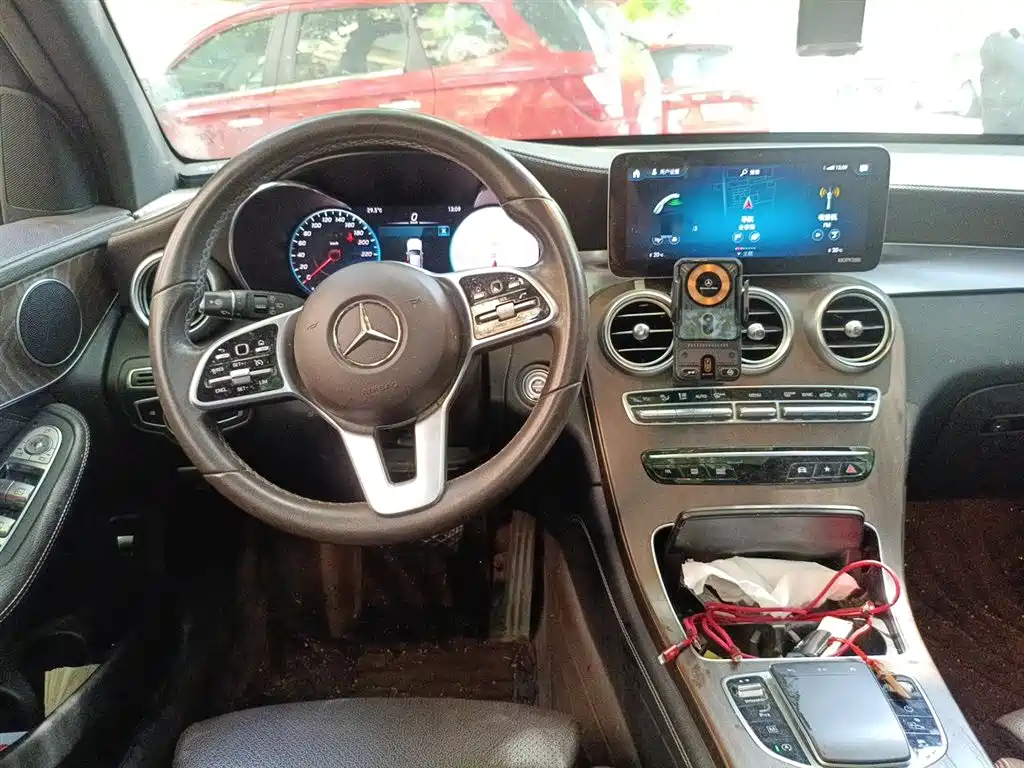 Mercedes-Benz GLC 2020 Facelift GLC 260 L 4MATIC Luxury фото 3