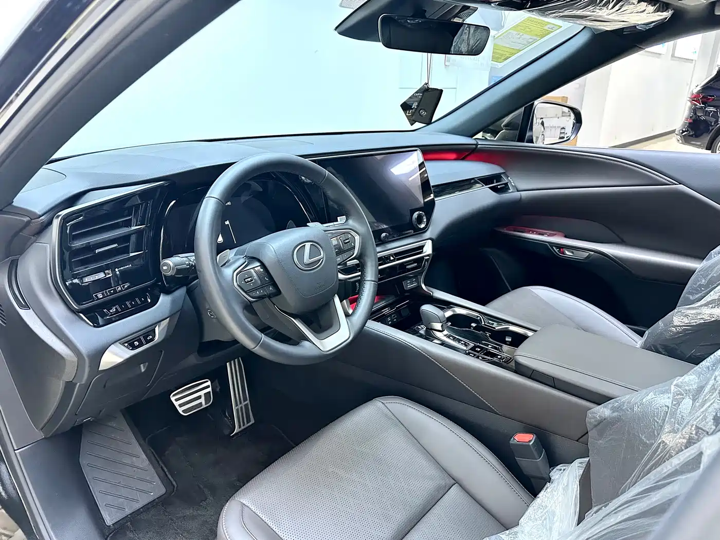 Lexus RX 2025 350h 4WD Premium Edition фото 9