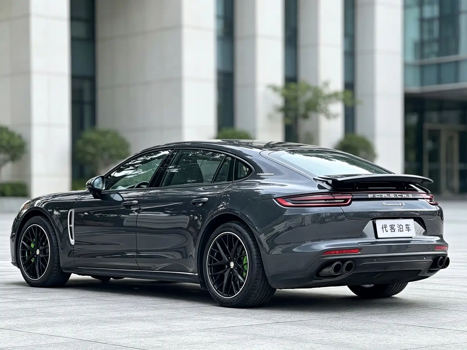 Фото 5 - Porsche Panamera