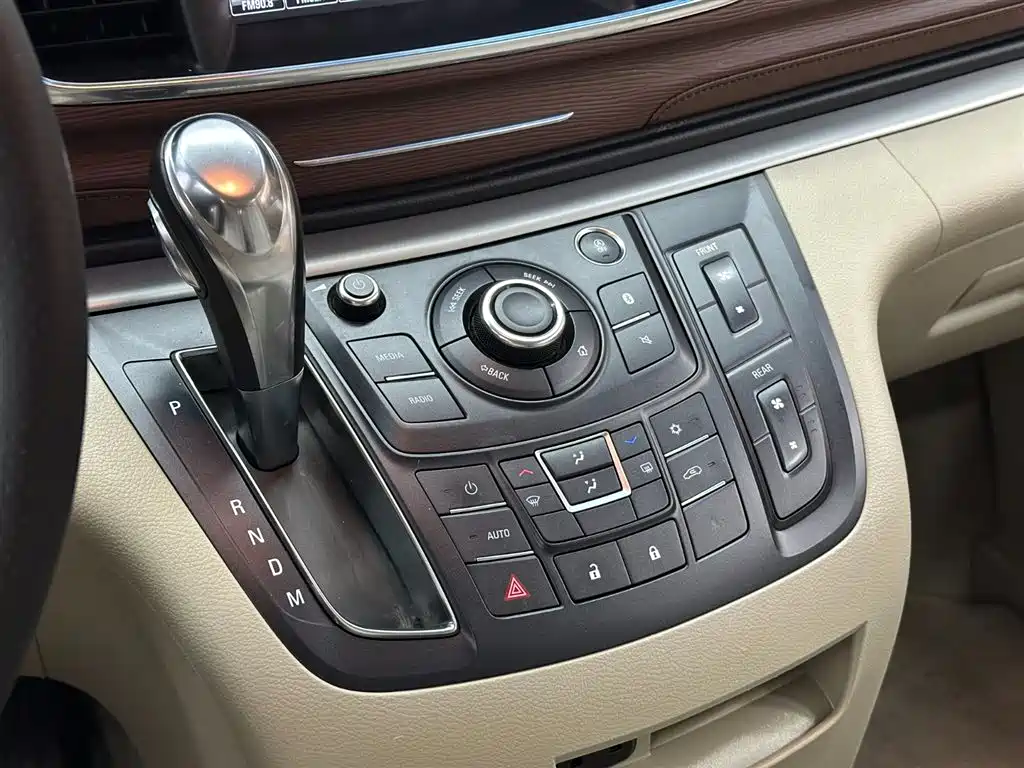 Buick GL8 2018 28T Comfort China VI фото 11