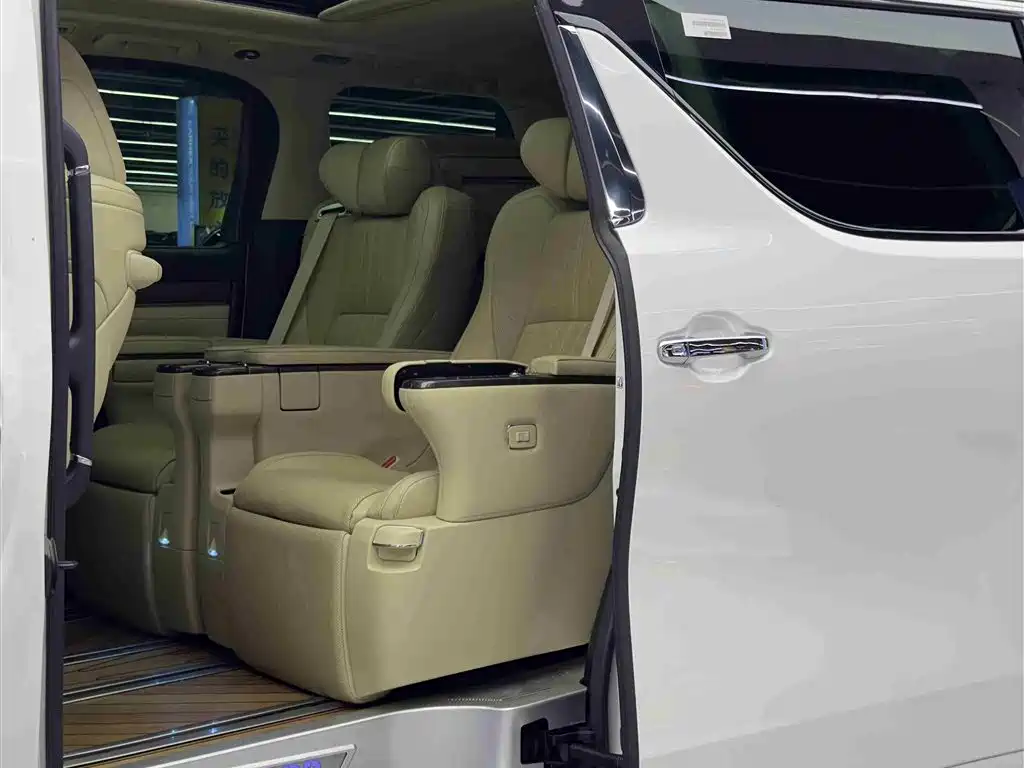 Toyota Alphard 2021 Hybrid 2.5L Premium фото 7