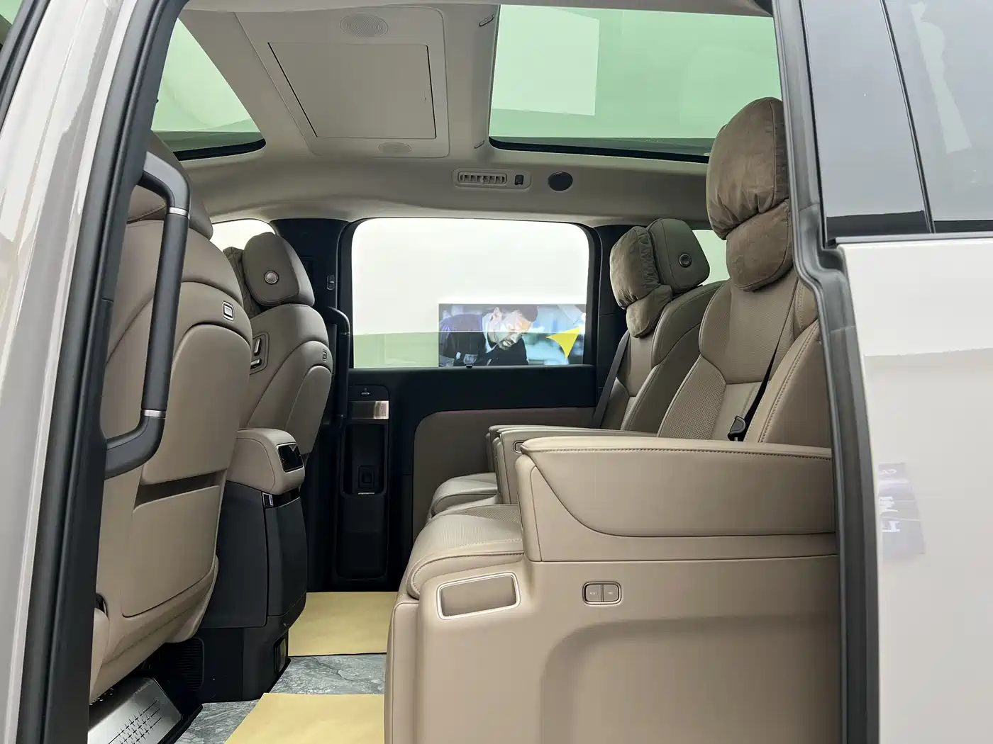 Li Auto MEGA 2026 2025 Model Home Family Special Edition