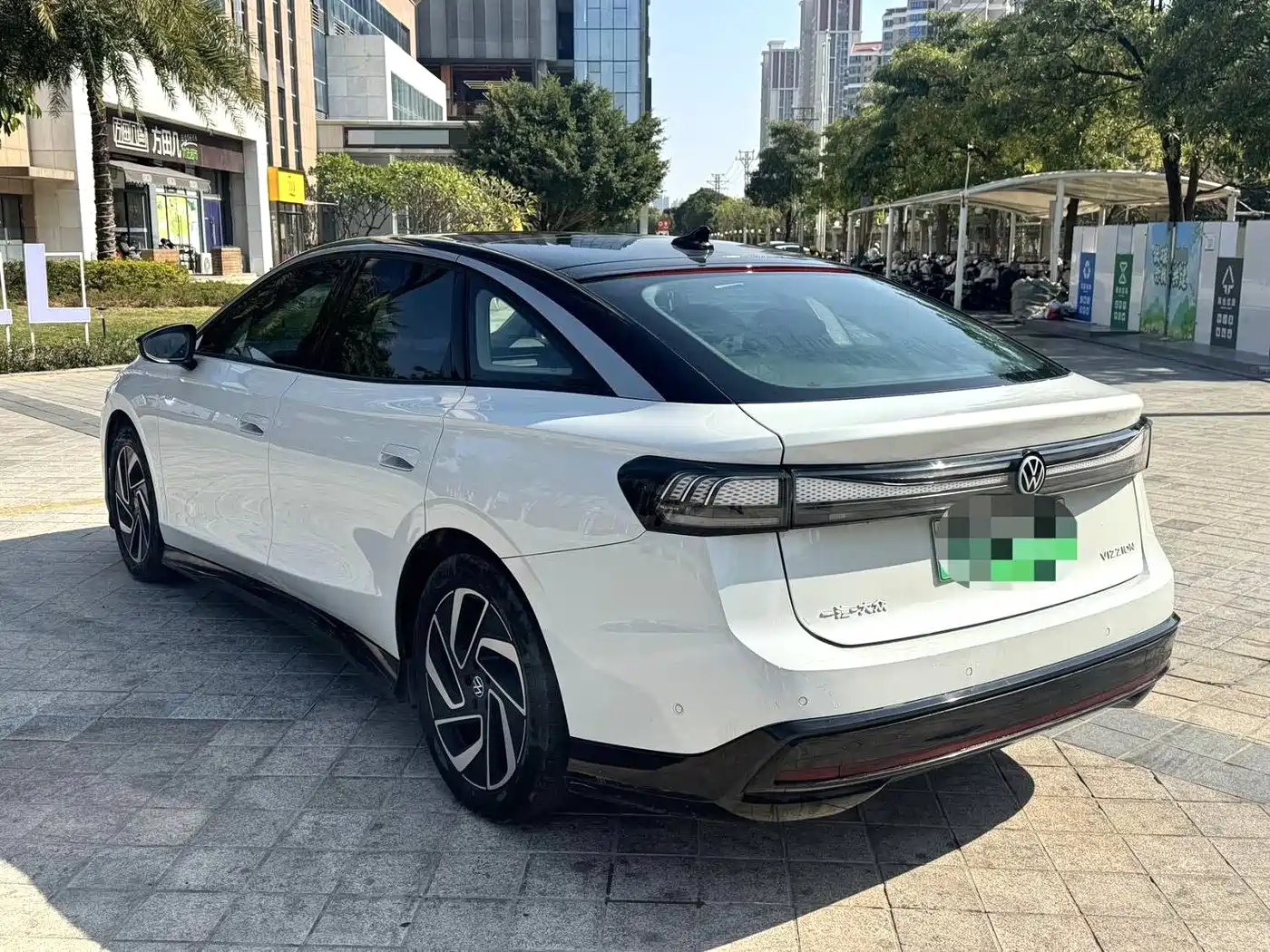 VOLKSWAGEN ID.7 VIZZION