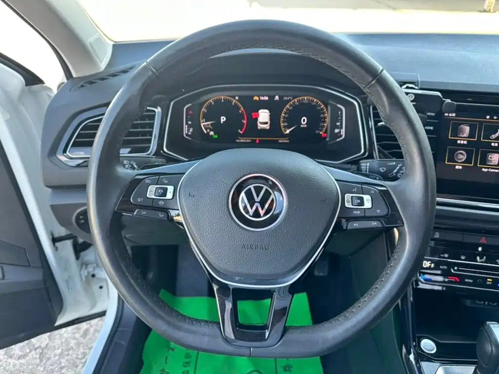 Volkswagen T-ROC 2022 2022 280TSI DSG 2WD Comfort PLUS