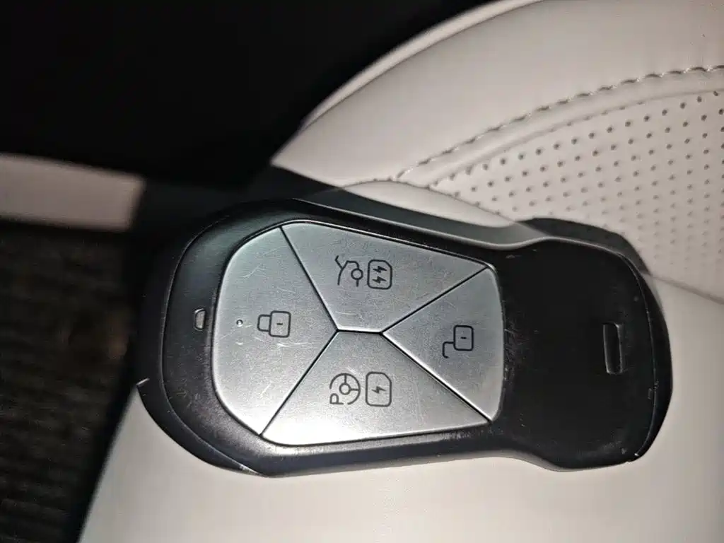 Фото 9 - XPeng P7