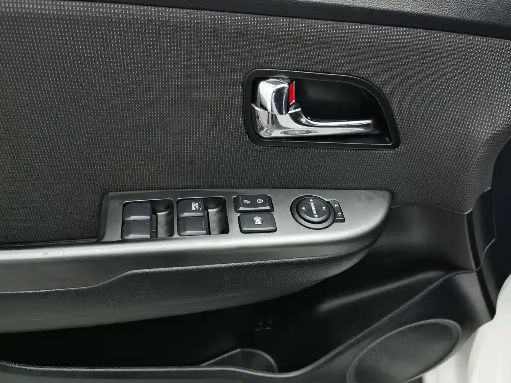 Kia K2 2013 2012 Sedan 1.4L AT GLS Commemorative Edition