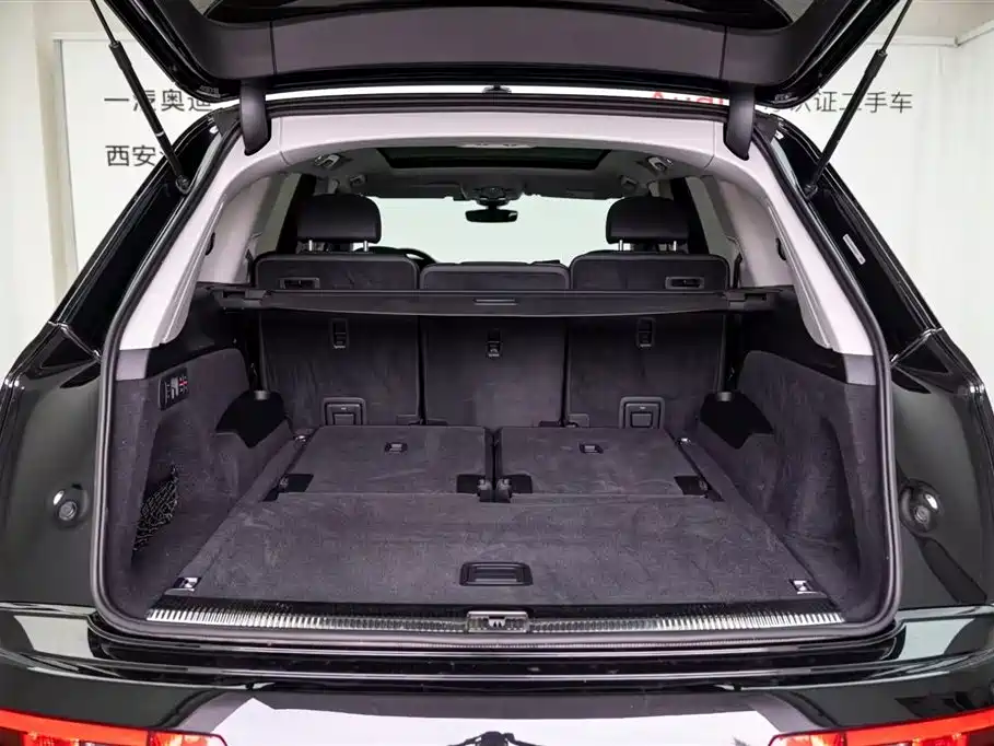 Audi Q7 2023 55 TFSI quattro S line Sport фото 8